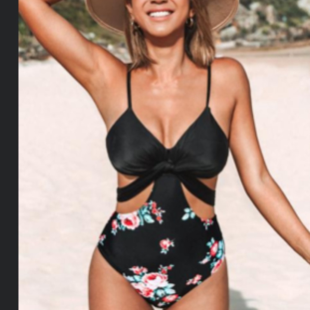 NWT! Women’s Cupshe one piece bathing suit